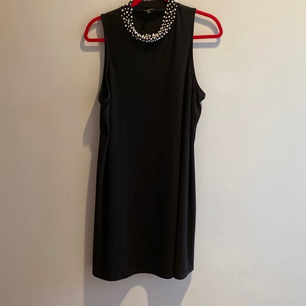 Elegant Black Sleeveless Dress with Pearl Detail
